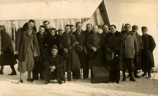 Obóz internowania dla żołnierzy Wojska Polskiego w Targu Jiu, (Rumunia). Odwiedziny zespołu Wesoła lwowska fala