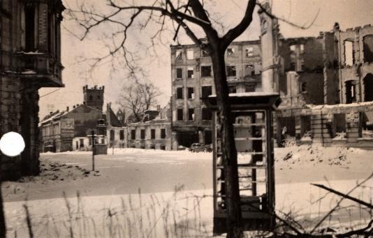 Kostrzyn nad Odrą, fragment miasta ze zniszczeniami wojennymi