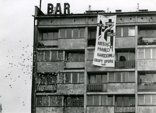Akcja transparentowo-ulotkowa w Alejach Jerozolimskich w Warszawie.