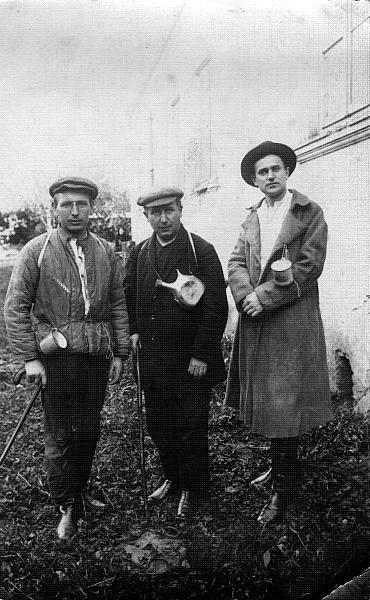Wojna polsko-bolszewicka, polscy księża w niewoli. Podpis na odwrocie: Niewola bolszewicka od 15 do 22 sierpnia 1920, Nasielsk - Białystok