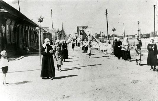 Procesja Bożego Ciała w Hancewiczach (pow. Łuniniec, woj. poleskie).