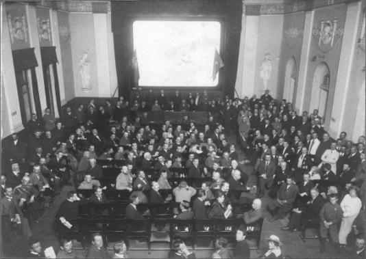 Zjazd Polaków w Moskwie. Podpis oryginalny: Na pamiątkę Zjazdu Politycznego Polskiego w Moskwie odbytego od 3-go do 8-go sierpnia 1917 roku. 