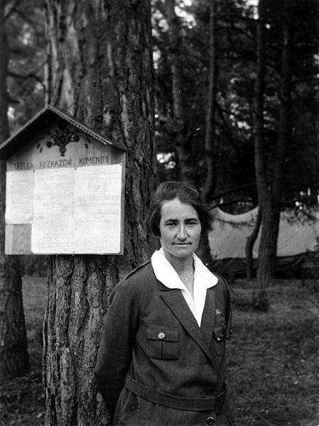 Druhna Jadwiga Falkowska, komendantka międzynarodowego zlotu harcerskiego w Rybienku nad Bugiem (pow. Wyszków).
