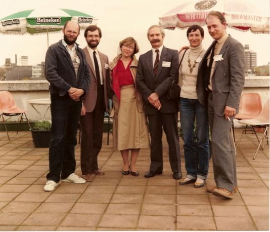 II Zjazd Polonii Wolnego Świata w Londynie. Na zdjęciu: Mirek Chojecki, Joanna Pilarska, Jerzy Milewski, Katarzyna Sławska i dwie inne osoby.