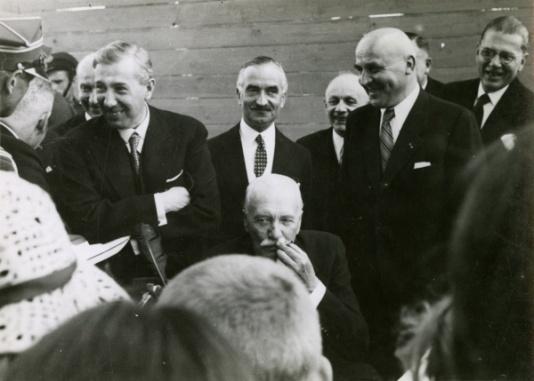 Centralny Okręg Przemysłowy. Uroczyste otwarcie huty w Stalowej Woli z udziałem prezydenta Ignacego Mościckiego i wicepremiera Eugeniusza Kwiatkowskiego. Fot. NN, przekazał Michał Nieronow.