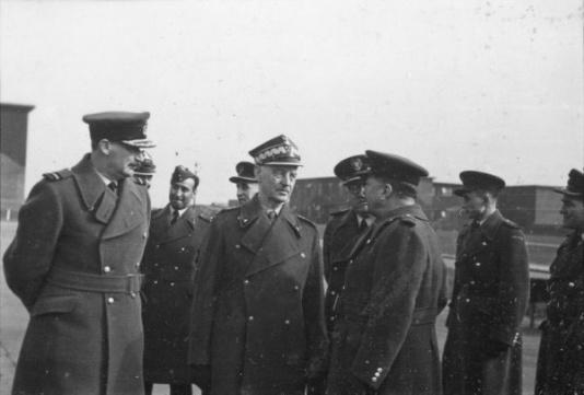 Wizyta gen. Władysława Sikorskiego w Dywizjonach Bombowych 300 i 301 6 marca 1943