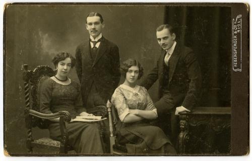 Władysław Anders w atelier fotograficznym w Rydze, 11 marca 1912