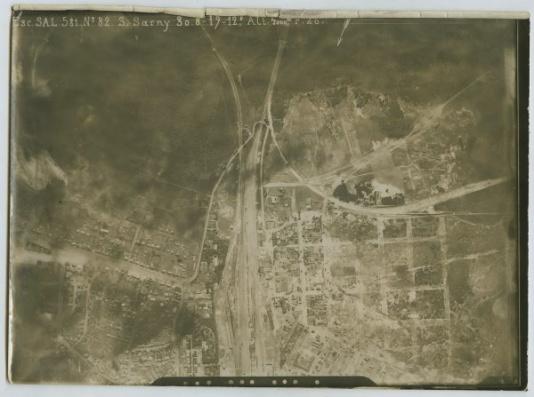 Fotografia lotnicza stacji kolejowej w Sarnach, 30 sierpnia 1919