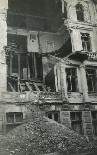 Ruiny zbombardowanej Warszawy, w październiku 1939